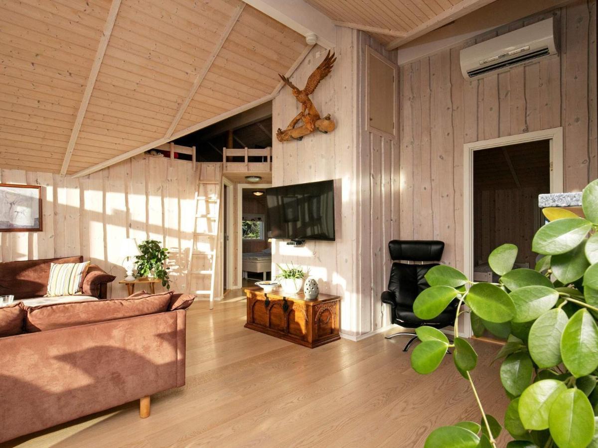 Three-Bedroom Holiday Home In Rodby 38 Kramnitse Buitenkant foto
