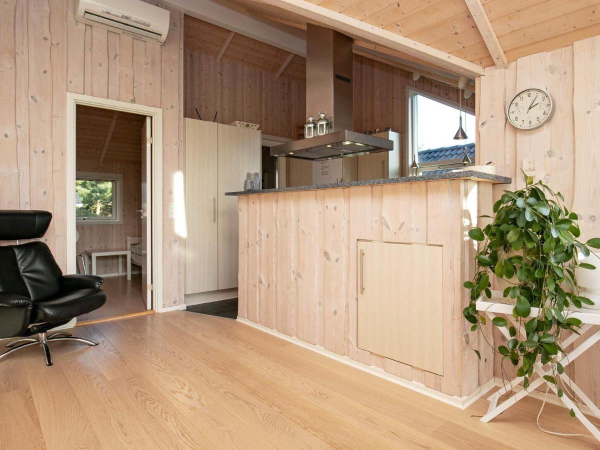 Three-Bedroom Holiday Home In Rodby 38 Kramnitse Buitenkant foto