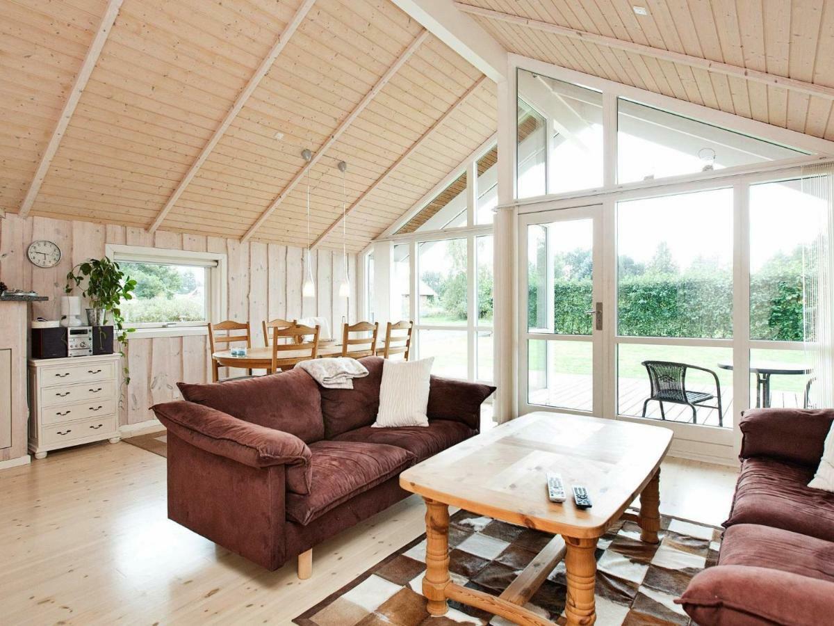 Three-Bedroom Holiday Home In Rodby 38 Kramnitse Buitenkant foto