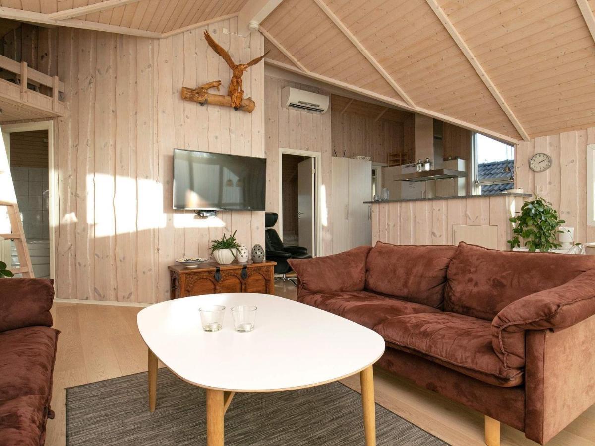 Three-Bedroom Holiday Home In Rodby 38 Kramnitse Buitenkant foto