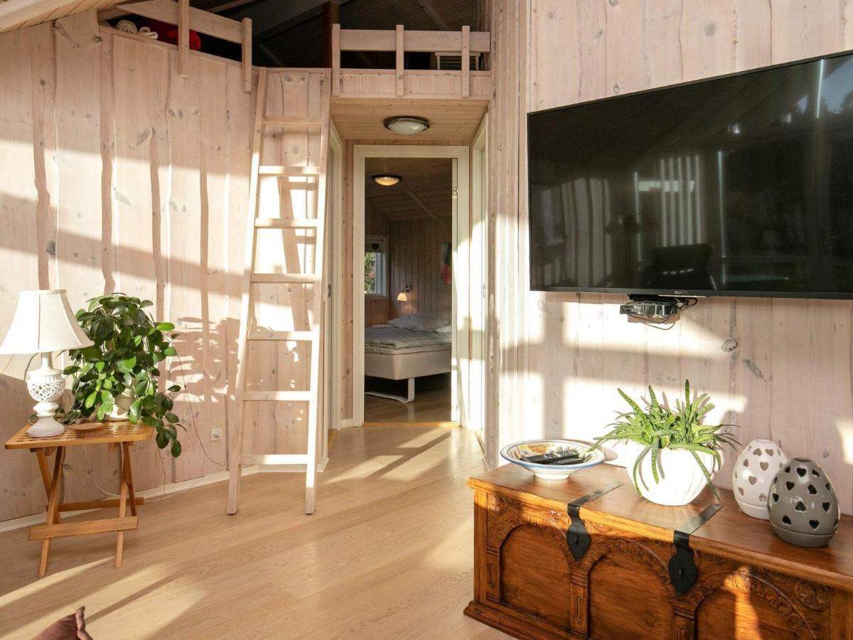 Three-Bedroom Holiday Home In Rodby 38 Kramnitse Buitenkant foto